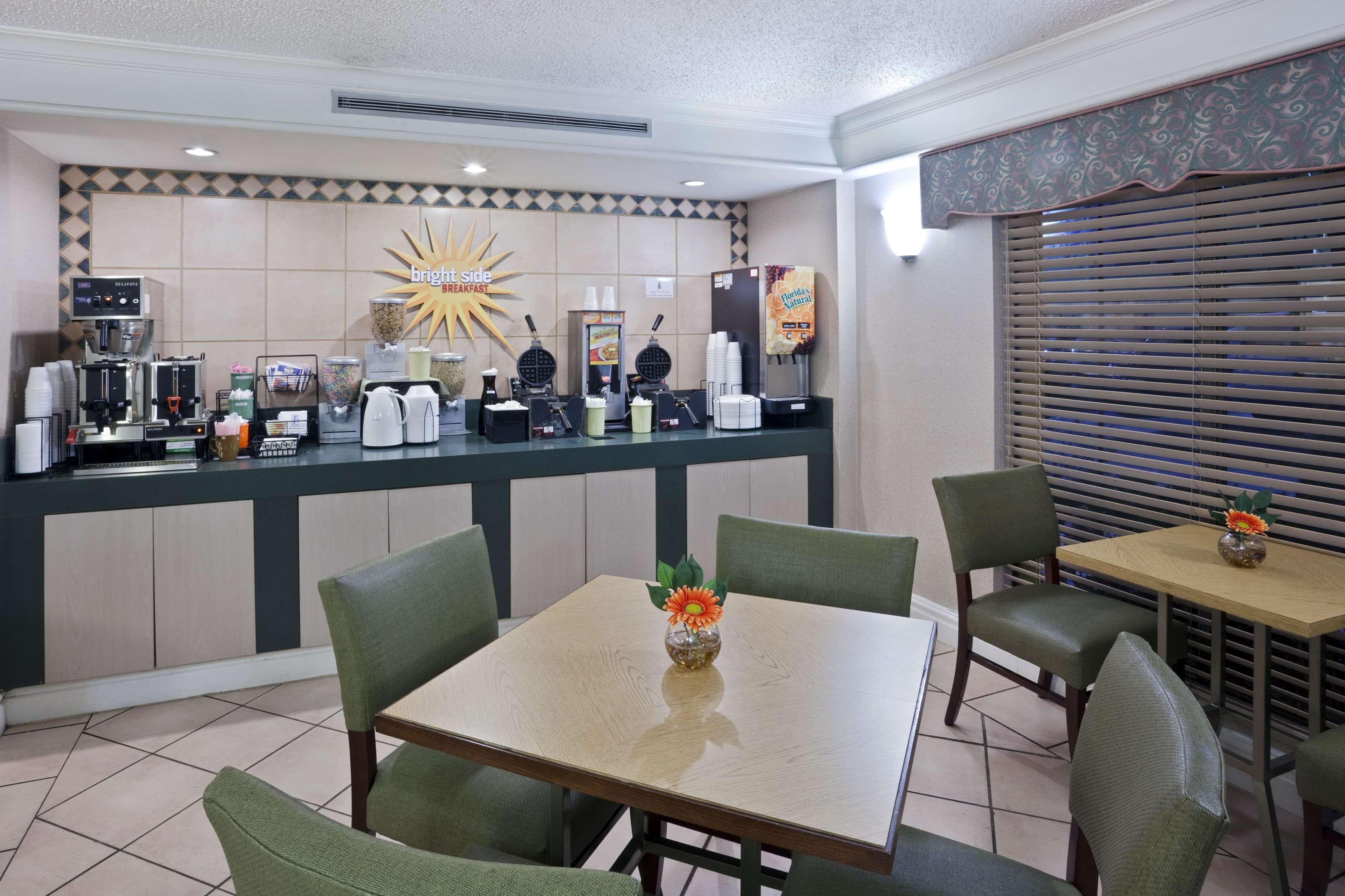 La Quinta Inn By Wyndham Omaha West Eksteriør billede